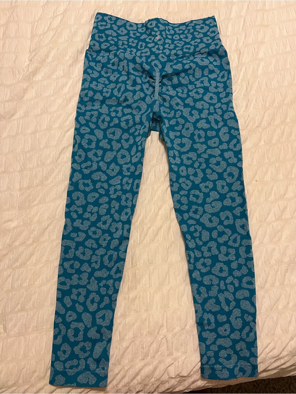 Halara butt lifting leggings - Picture 2 of 4